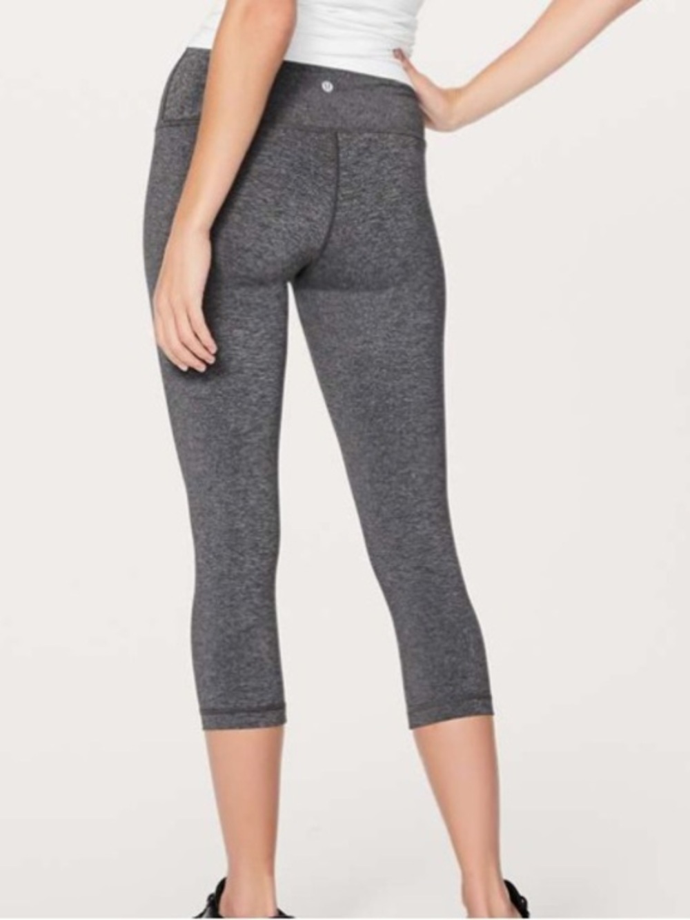 Lululemon Wunder Under Crop *Luxtreme 21" in Heathered Black Size 8